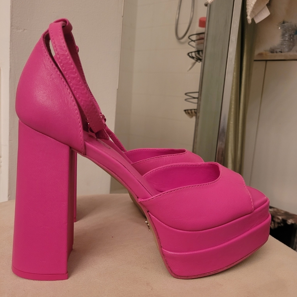 Chunky Platform Peep-Toe Heels in Vibrant Hot Pink